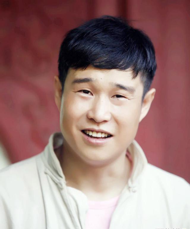 東北搞笑演員的成長之路，幽默天賦的發(fā)掘與培養(yǎng)指南